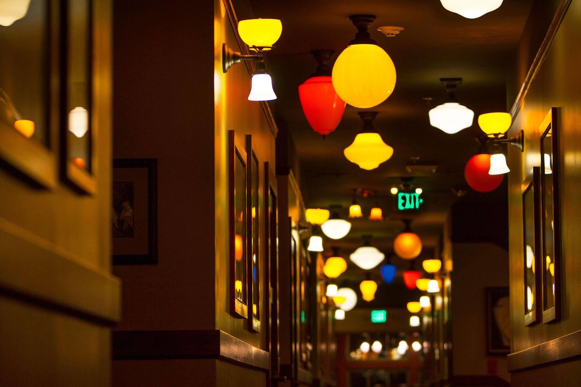 Mcmenamins Anderson School Hotel Bothell Eksteriør billede